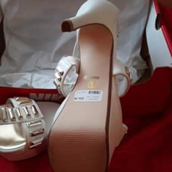 NWT BODY CENTRAL High heels - Picture 5 of 5